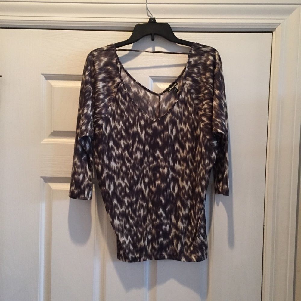 Express Top  - Picture 3 of 6